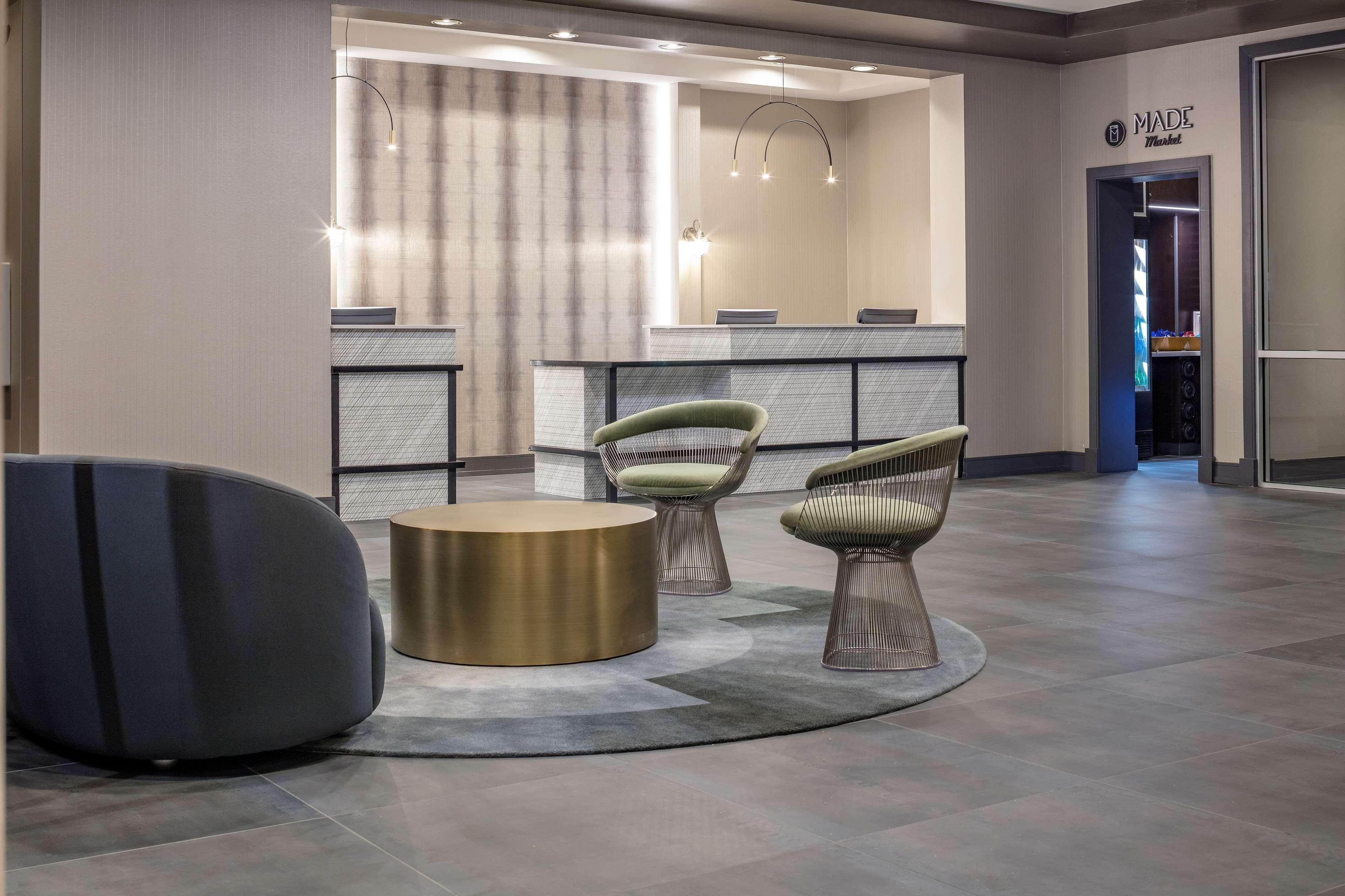 Doubletree By Hilton Boston Logan Airport Chelsea Hotel Interior foto