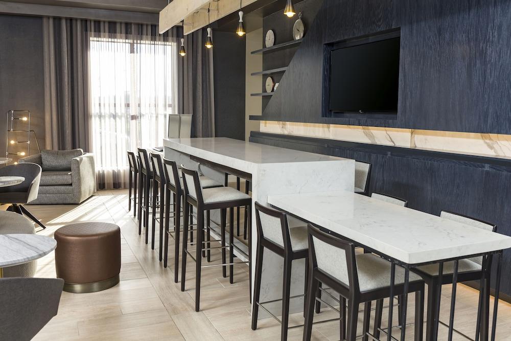 Doubletree By Hilton Boston Logan Airport Chelsea Hotel Exterior foto