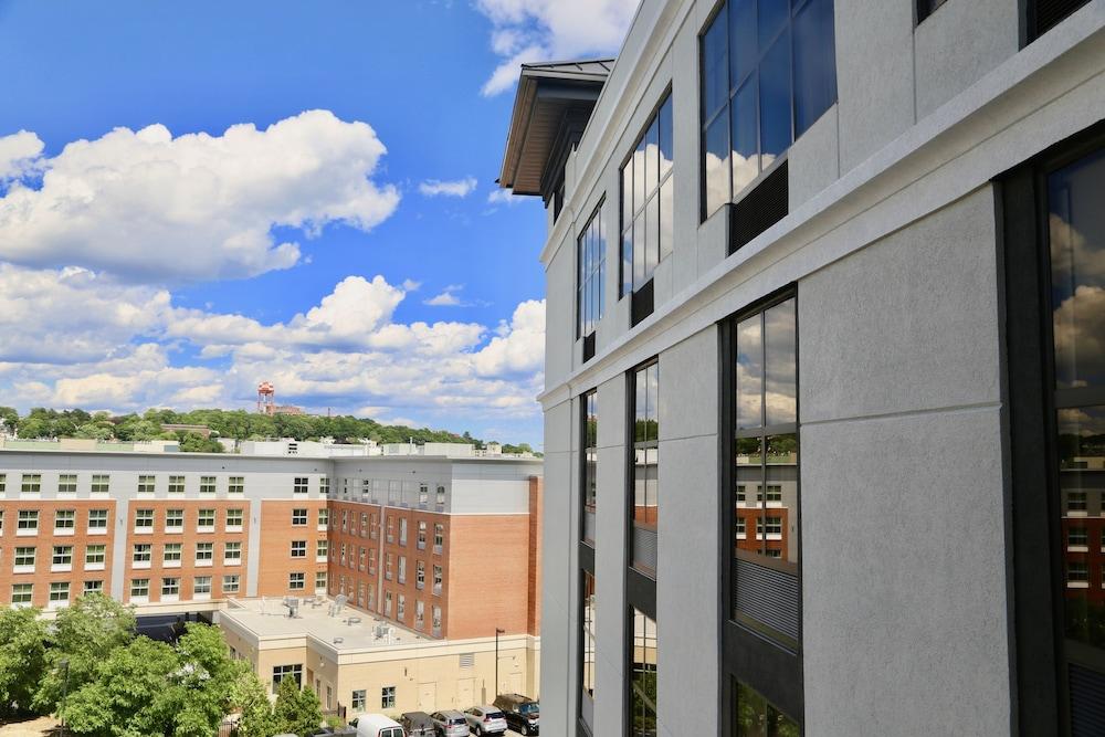 Doubletree By Hilton Boston Logan Airport Chelsea Hotel Exterior foto